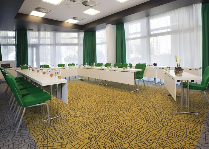 Radisson Airport 4*