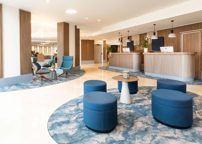 Hotel Radisson Airport 4*