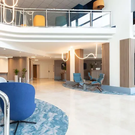 Radisson Airport 4*