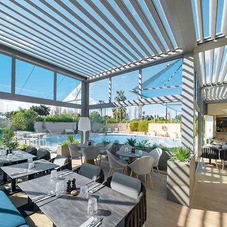 Radisson Airport Hotel 4*