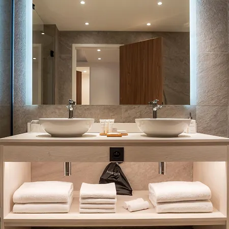 Hotel Radisson Airport 4*
