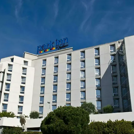 Radisson Airport Hotel 4*