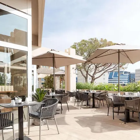 Radisson Airport فندق نيس