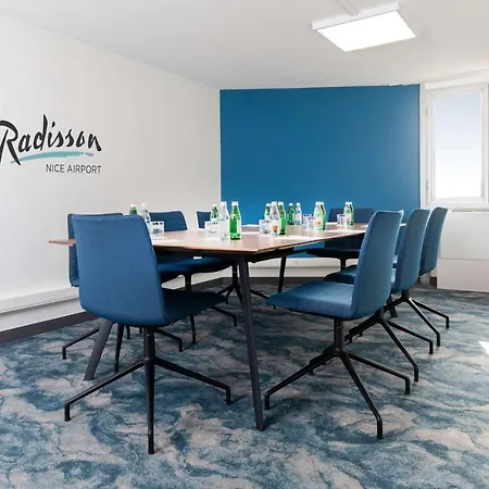فندق Radisson Airport نيس