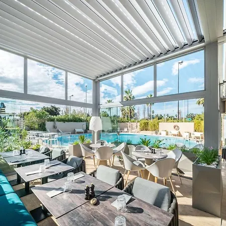 Radisson Airport 4* نيس