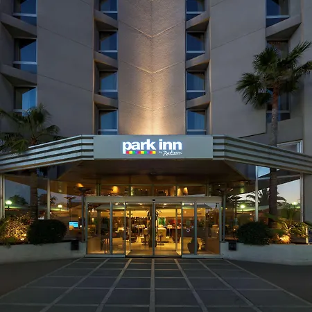 Radisson Airport فندق نيس