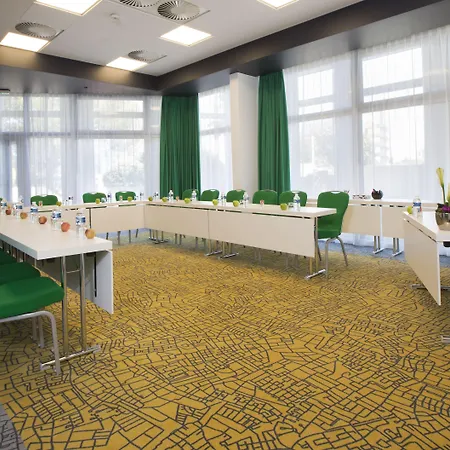 Radisson Airport 4*