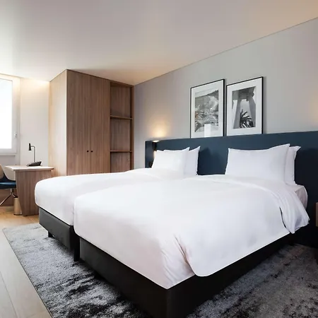 Hotel Radisson Airport 4*